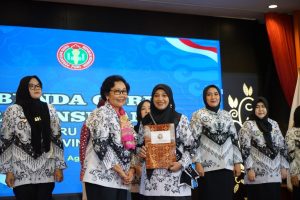 Dr. Nadiya Maulana Dikukuhkan sebagai Ibunda Guru Kota Jambi, Siap Jadi Pilar Moral Pendidikan