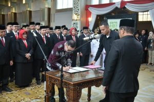 Wali Kota Maulana Reshuffle Pejabat Pemkot Jambi: Perkuat Birokrasi, Tingkatkan Pelayanan Publik