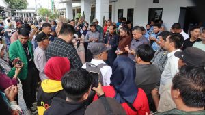 Warga Kepung DPRD Jambi Tuntut Kejelasan Zona Merah, Pertamina Tegaskan Lahan Berstatus Aset Negara